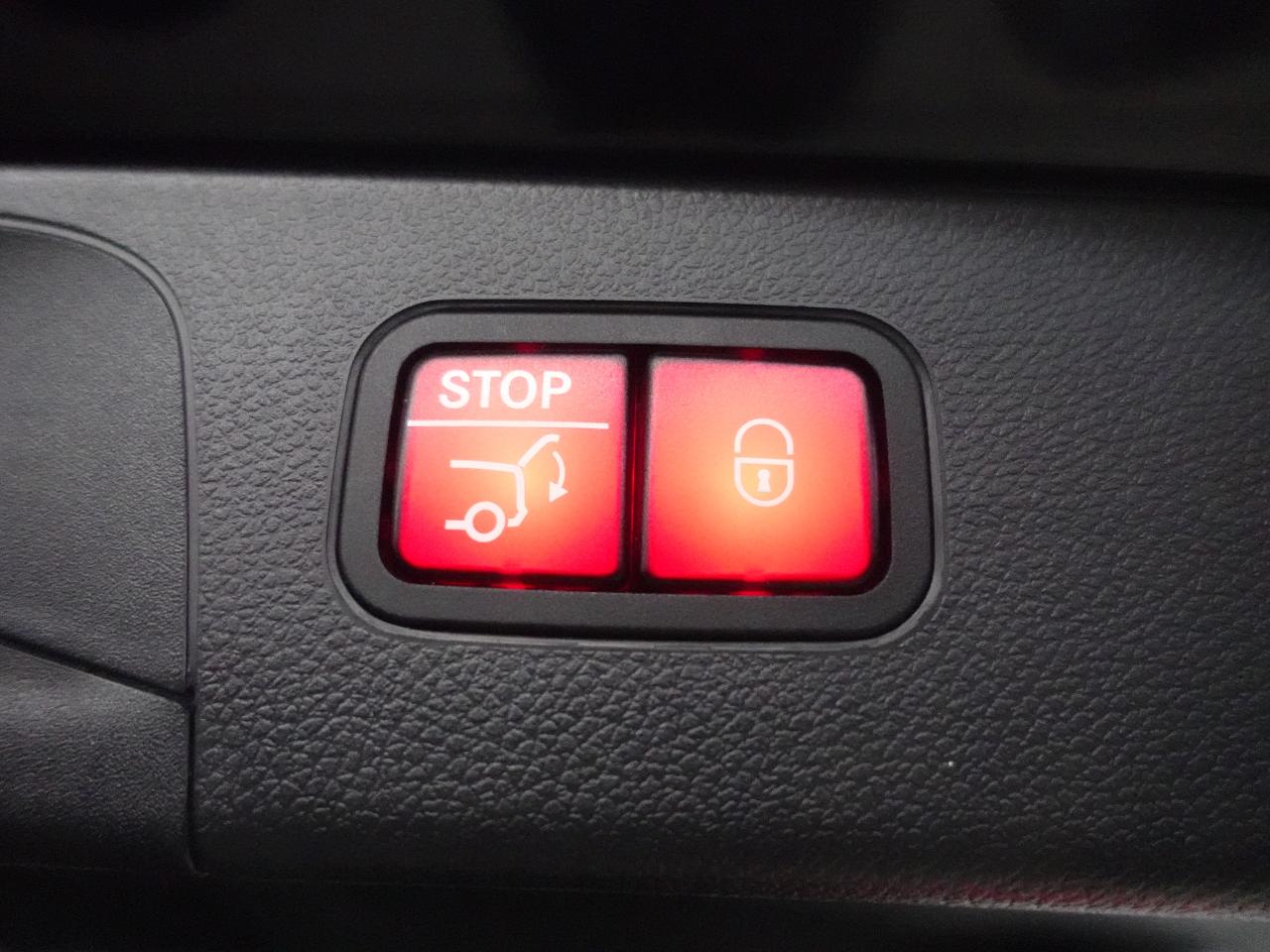 2022 Mercedes-Benz GLC 300 4MATIC | Nav | Leather | Pano roof | BlindSpot Photo