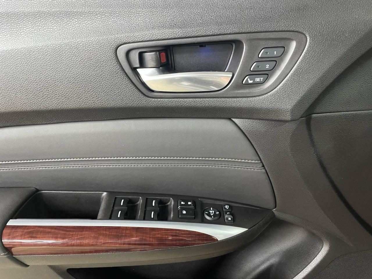 2016 Acura TLX Tech Photo12