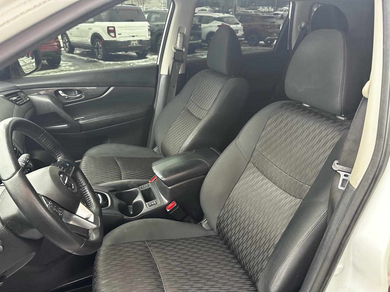 2020 Nissan Rogue SV AWD Photo