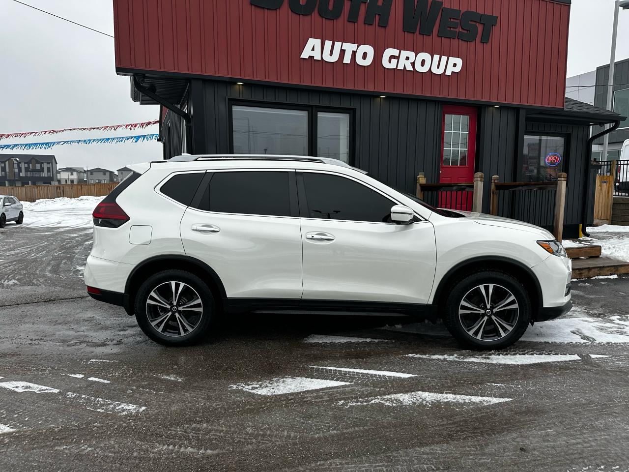 2020 Nissan Rogue SV AWD Photo