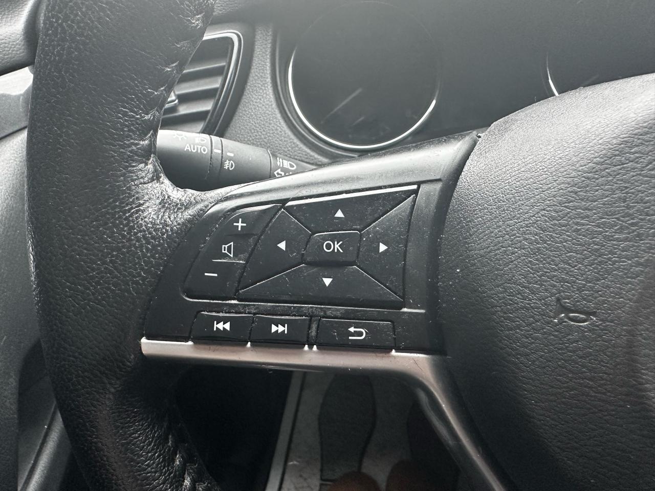 2020 Nissan Rogue SV AWD Photo