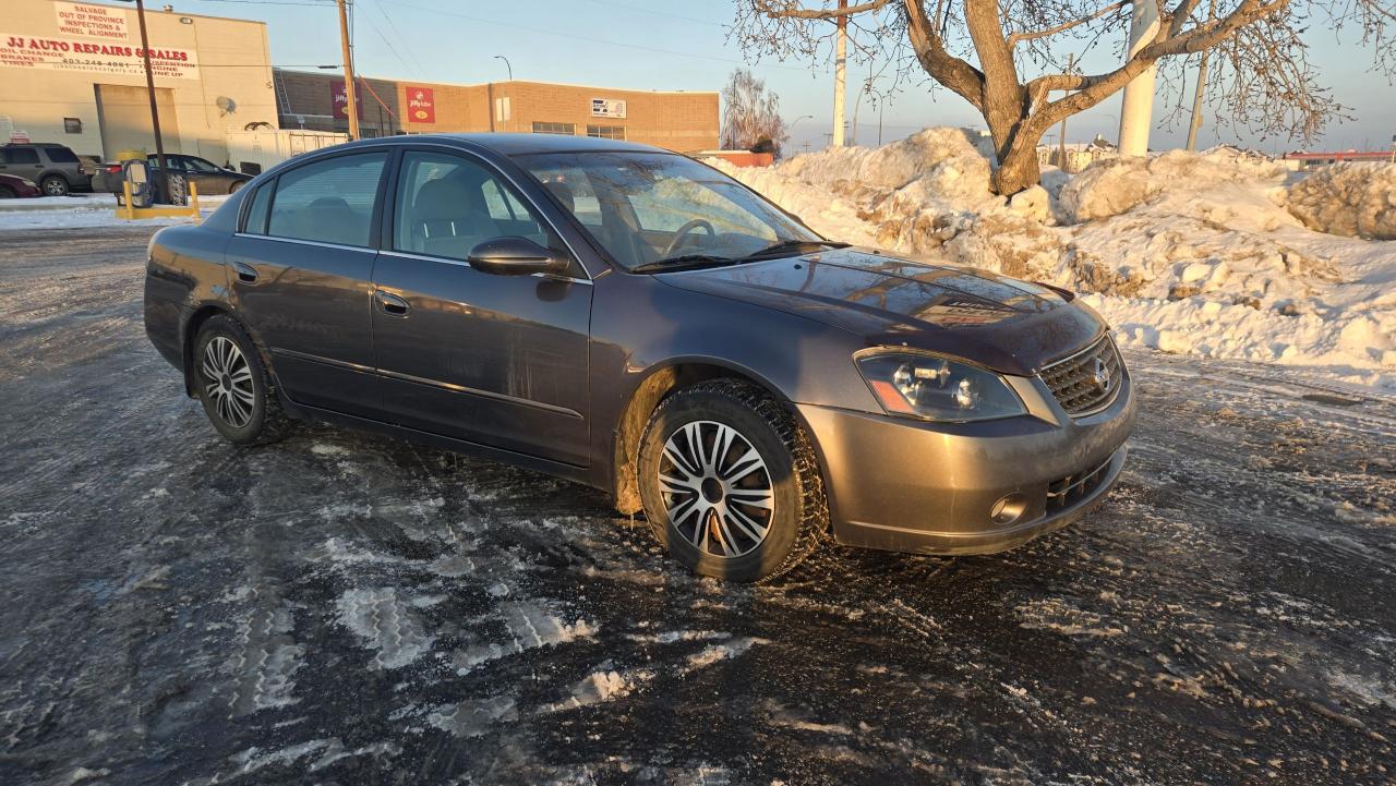 Used 2005 Nissan Altima 2.5 S for sale in Calgary, AB