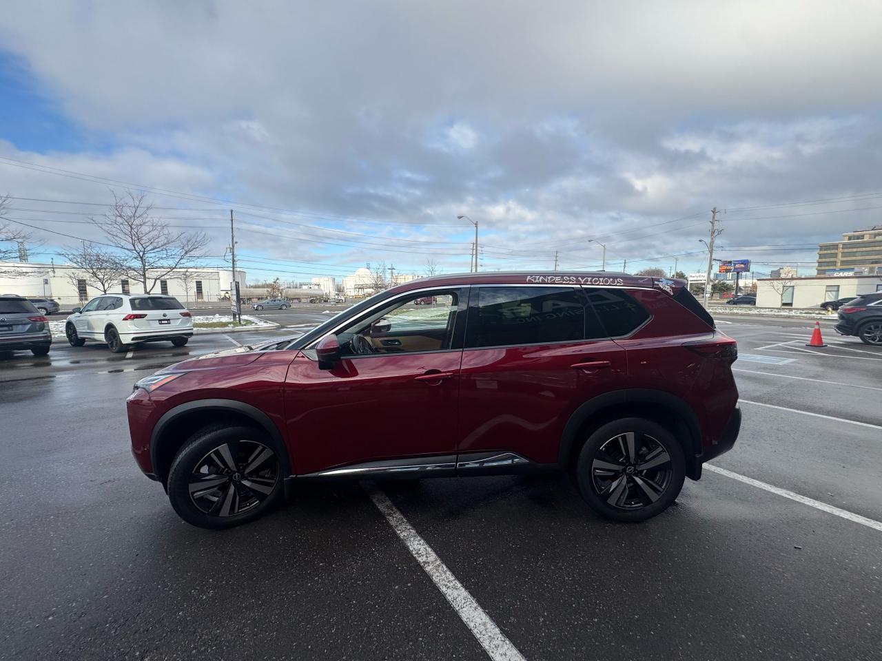 2023 Nissan Rogue PLATINUM AWD LEATHER PANO/ROOF NAV CARPLAY B/SPOT Photo3