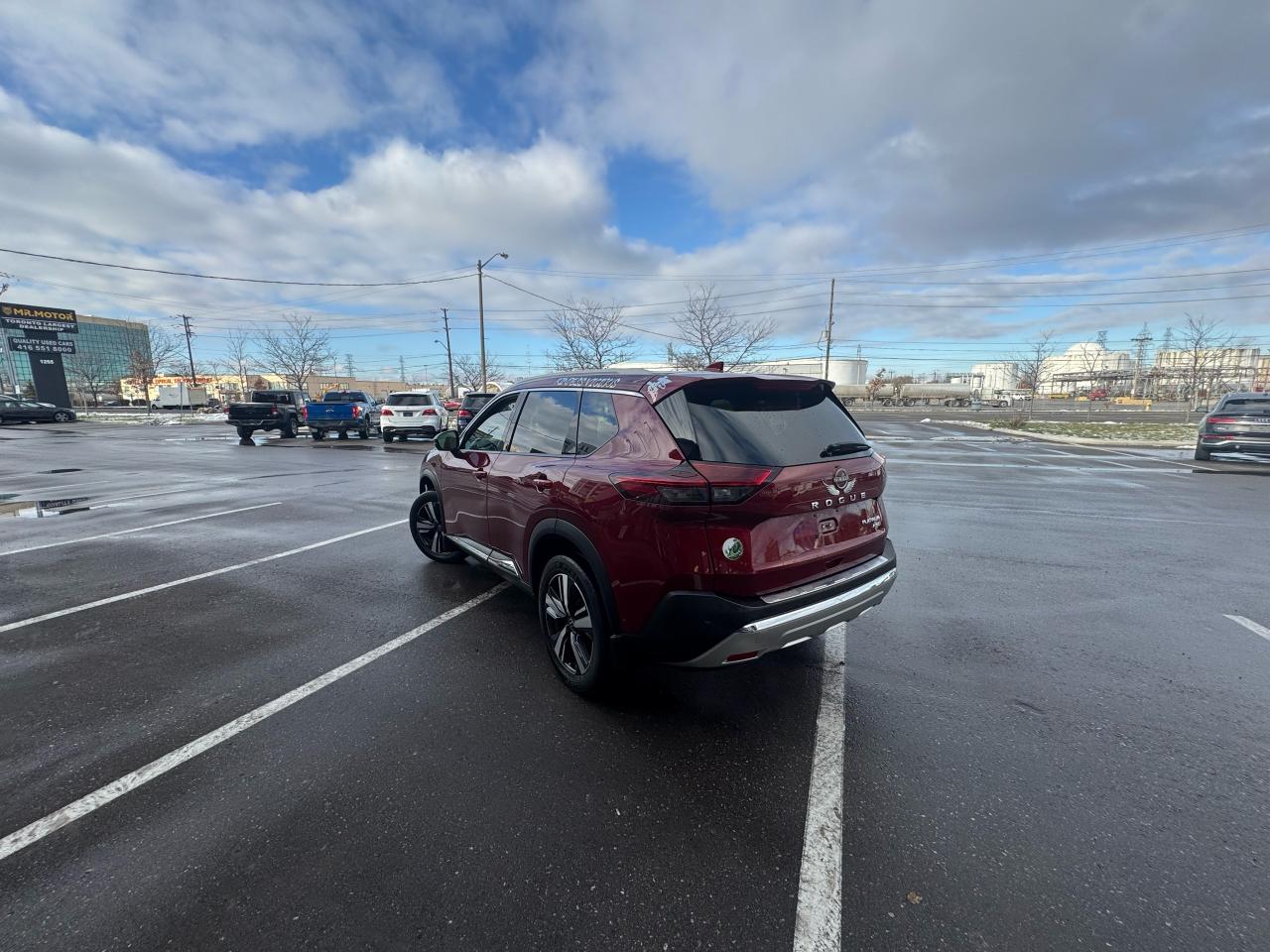 2023 Nissan Rogue PLATINUM AWD LEATHER PANO/ROOF NAV CARPLAY B/SPOT Photo4