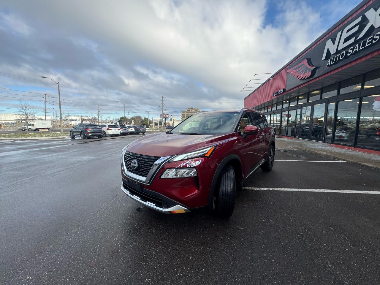 2023 Nissan Rogue PLATINUM AWD LEATHER PANO/ROOF NAV CARPLAY B/SPOT Photo2