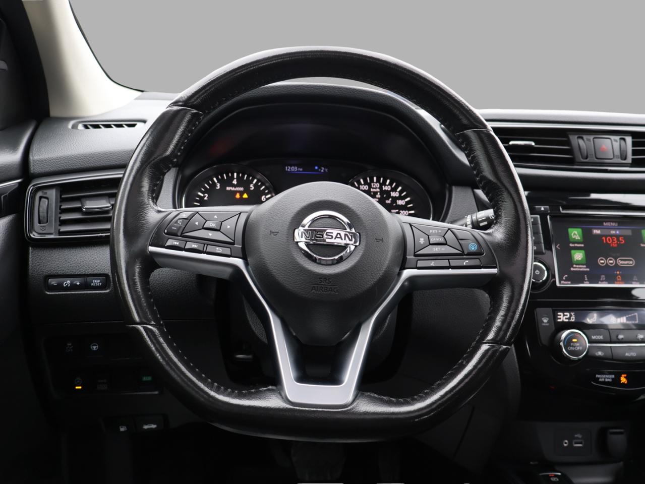 2019 Nissan Qashqai Sport SL AWD CERTIFIED *NISSAN MAINTAIN* CAMERA NAV BLUETOOTH LEATHER HEATED SEATS SUNROOF CRUISE ALLOYS Photo