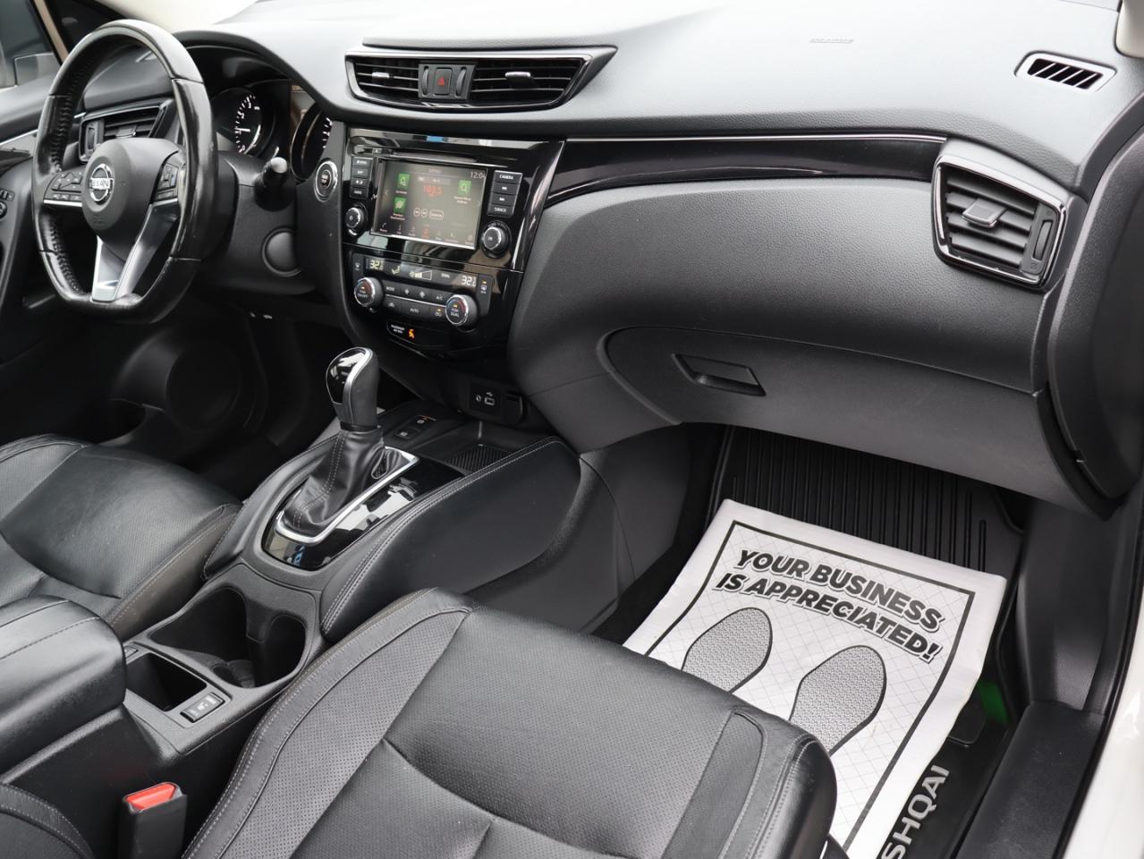 2019 Nissan Qashqai Sport SL AWD CERTIFIED *NISSAN MAINTAIN* CAMERA NAV BLUETOOTH LEATHER HEATED SEATS SUNROOF CRUISE ALLOYS Photo