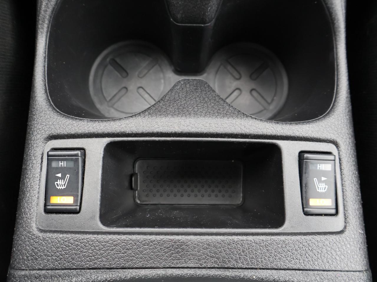 2019 Nissan Qashqai Sport SL AWD CERTIFIED *NISSAN MAINTAIN* CAMERA NAV BLUETOOTH LEATHER HEATED SEATS SUNROOF CRUISE ALLOYS Photo