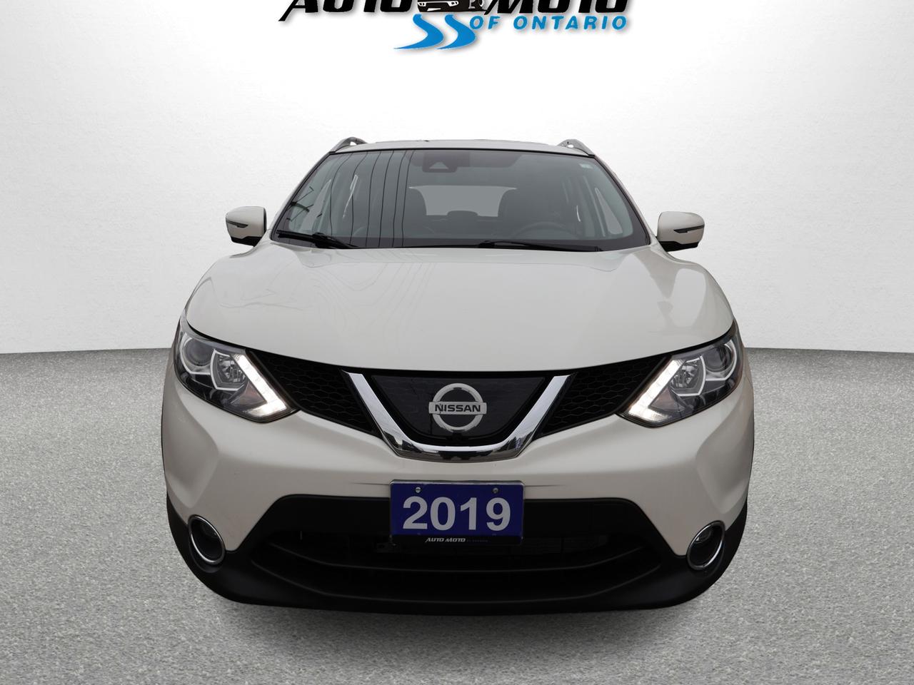 2019 Nissan Qashqai Sport SL AWD CERTIFIED *NISSAN MAINTAIN* CAMERA NAV BLUETOOTH LEATHER HEATED SEATS SUNROOF CRUISE ALLOYS Photo