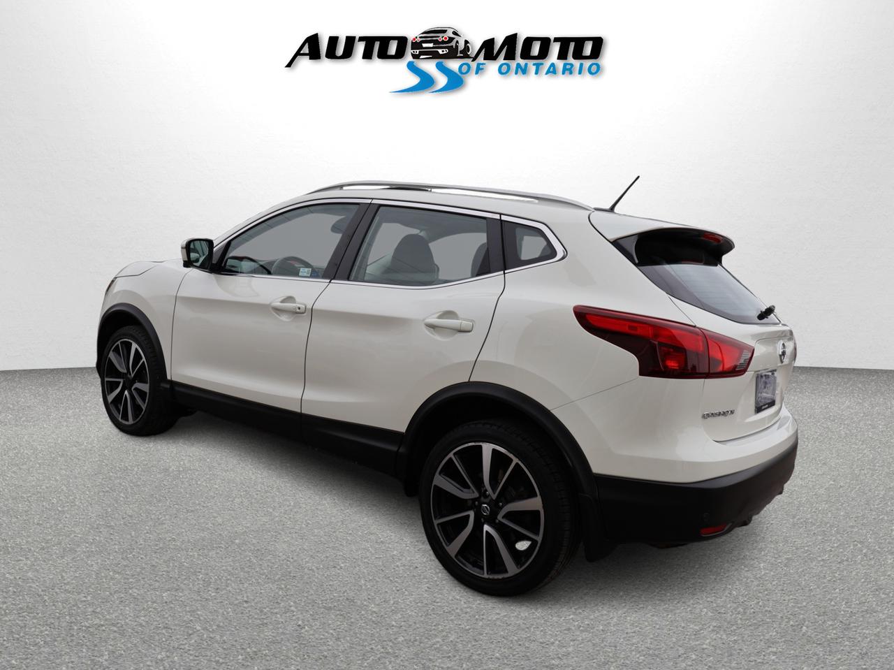 2019 Nissan Qashqai Sport SL AWD CERTIFIED *NISSAN MAINTAIN* CAMERA NAV BLUETOOTH LEATHER HEATED SEATS SUNROOF CRUISE ALLOYS Photo