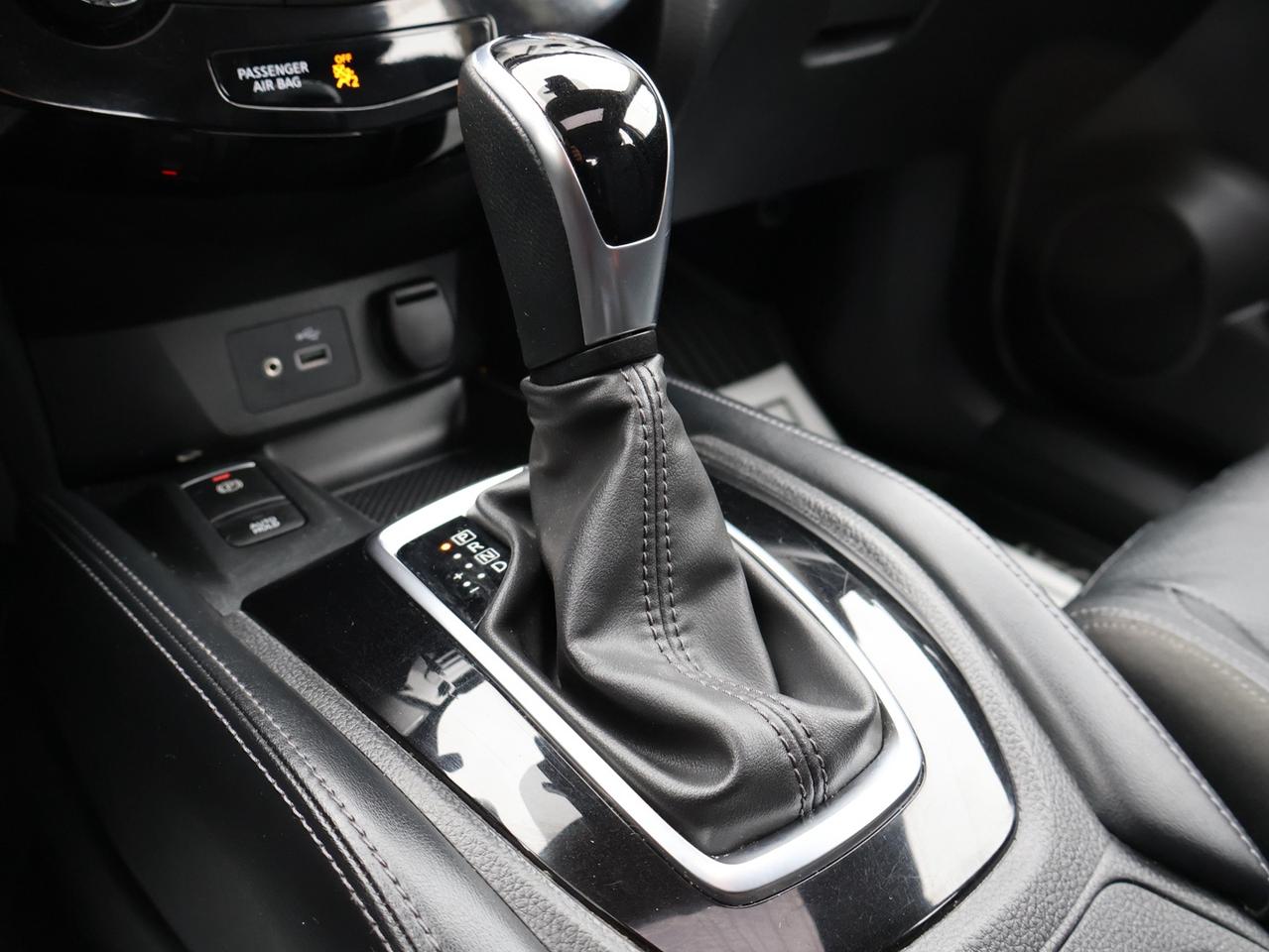 2019 Nissan Qashqai Sport SL AWD CERTIFIED *NISSAN MAINTAIN* CAMERA NAV BLUETOOTH LEATHER HEATED SEATS SUNROOF CRUISE ALLOYS Photo