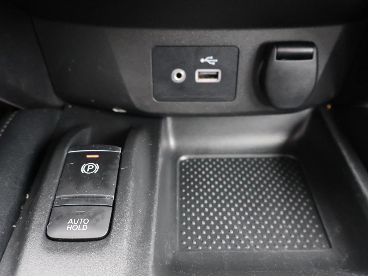 2019 Nissan Qashqai Sport SL AWD CERTIFIED *NISSAN MAINTAIN* CAMERA NAV BLUETOOTH LEATHER HEATED SEATS SUNROOF CRUISE ALLOYS Photo