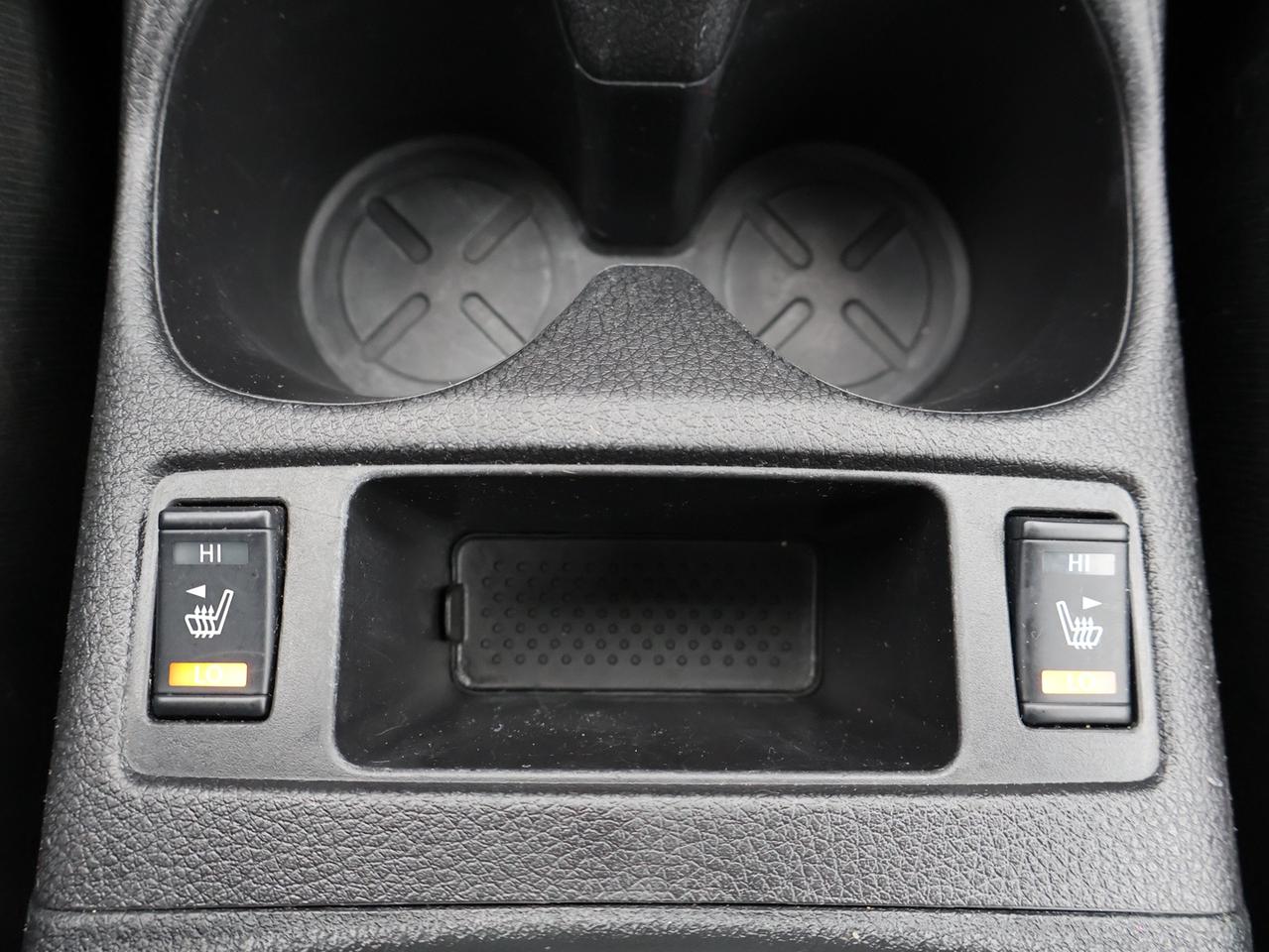 2019 Nissan Qashqai Sport SL AWD CERTIFIED *NISSAN MAINTAIN* CAMERA NAV BLUETOOTH LEATHER HEATED SEATS SUNROOF CRUISE ALLOYS Photo