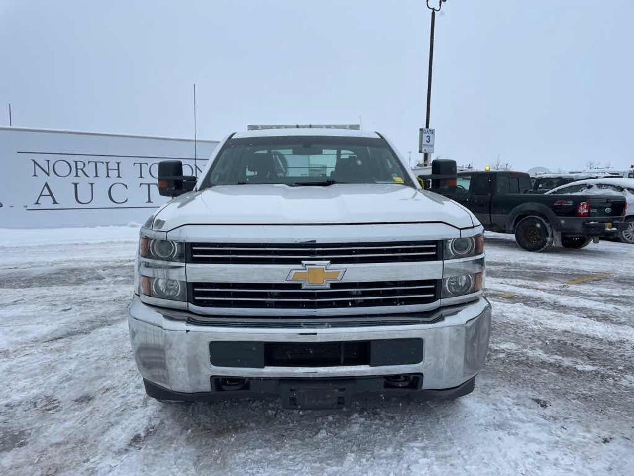 2016 Chevrolet Silverado K2500 HE Photo1