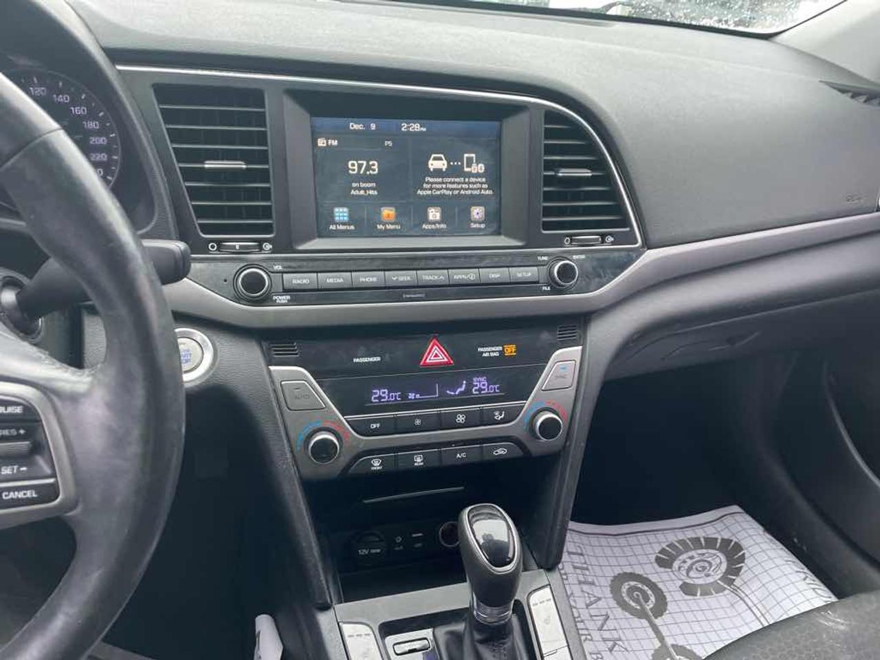 2017 Hyundai Elantra Value Photo