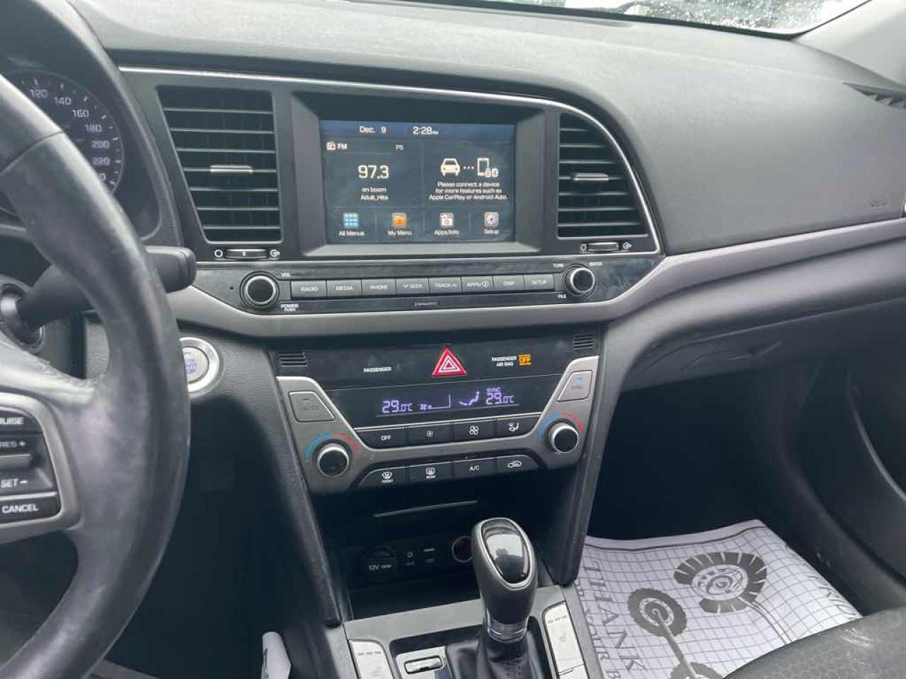 2017 Hyundai Elantra Value Photo