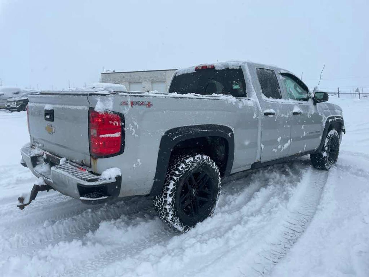 2015 Chevrolet Silverado 1500  Photo3