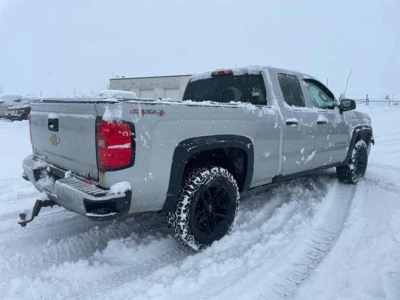2015 Chevrolet Silverado 1500  Photo3