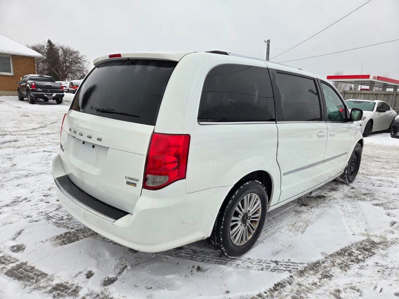 2016 Dodge Grand Caravan CREW PLUS, LEATHER, LOADED, AS IS SPECIAL Photo4