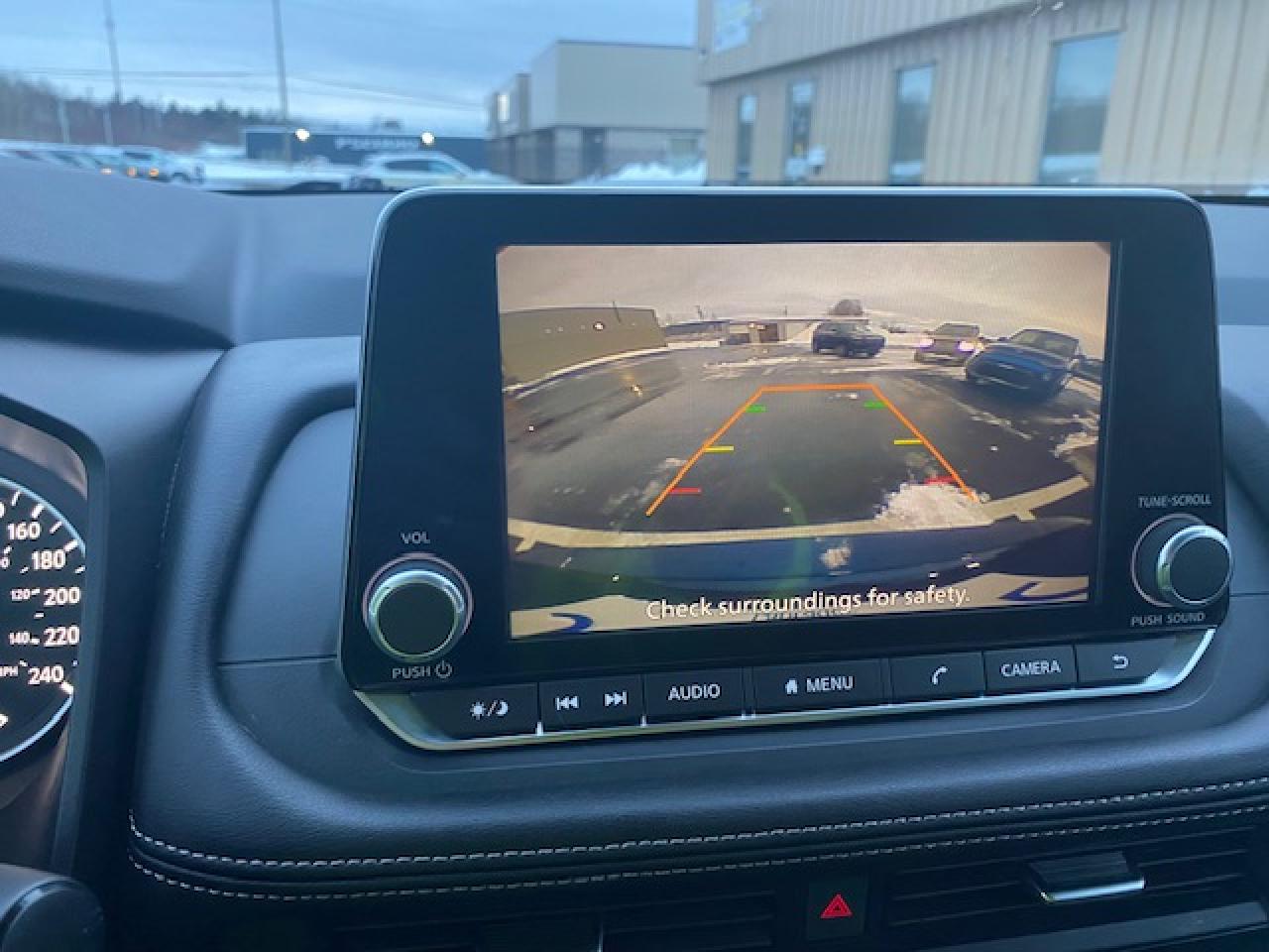 2025 Nissan Rogue SV MOONROOF - Photo #11