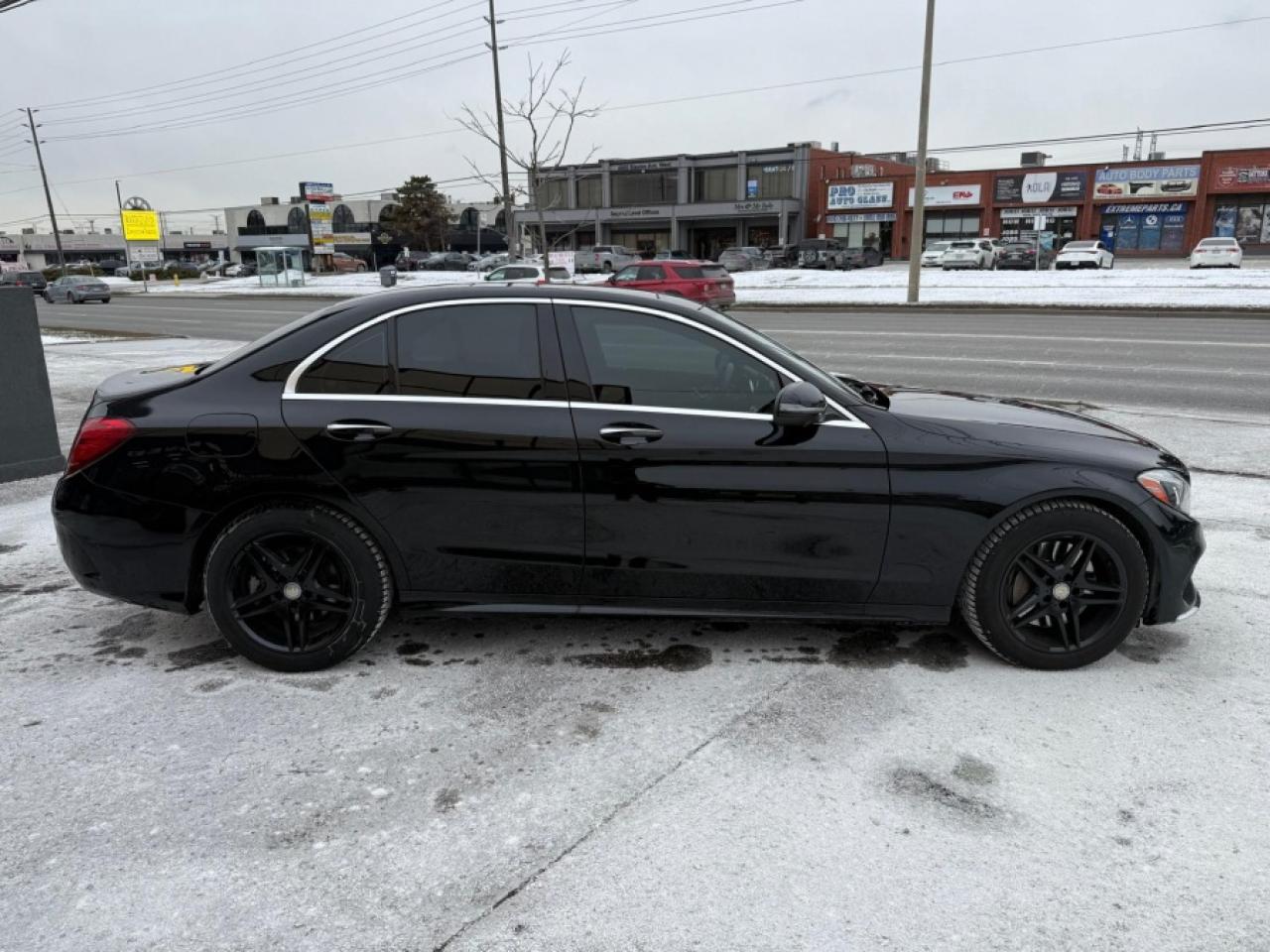 2018 Mercedes-Benz C-Class C 300 4MATIC/ AMG SPORT PACKAGE/ CLEAN CARFAX - Photo #4