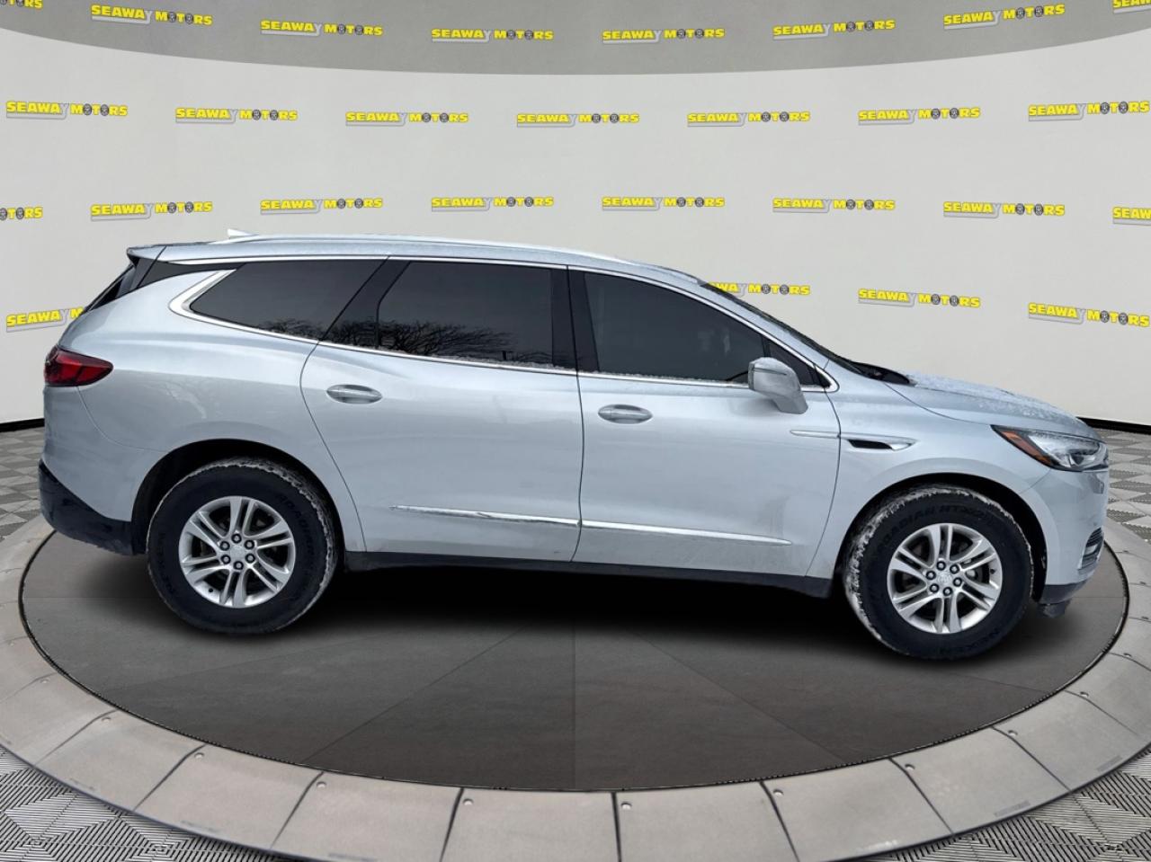 2018 Buick Enclave Essence - Photo #2