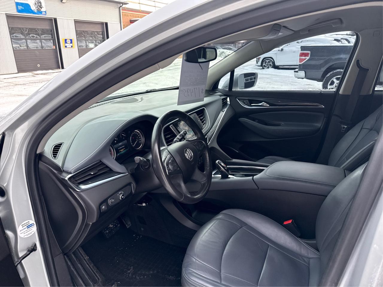 2018 Buick Enclave Essence - Photo #9