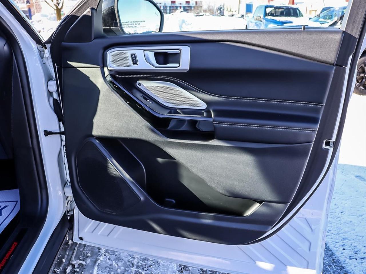 2022 Ford Explorer ST 4WD Photo