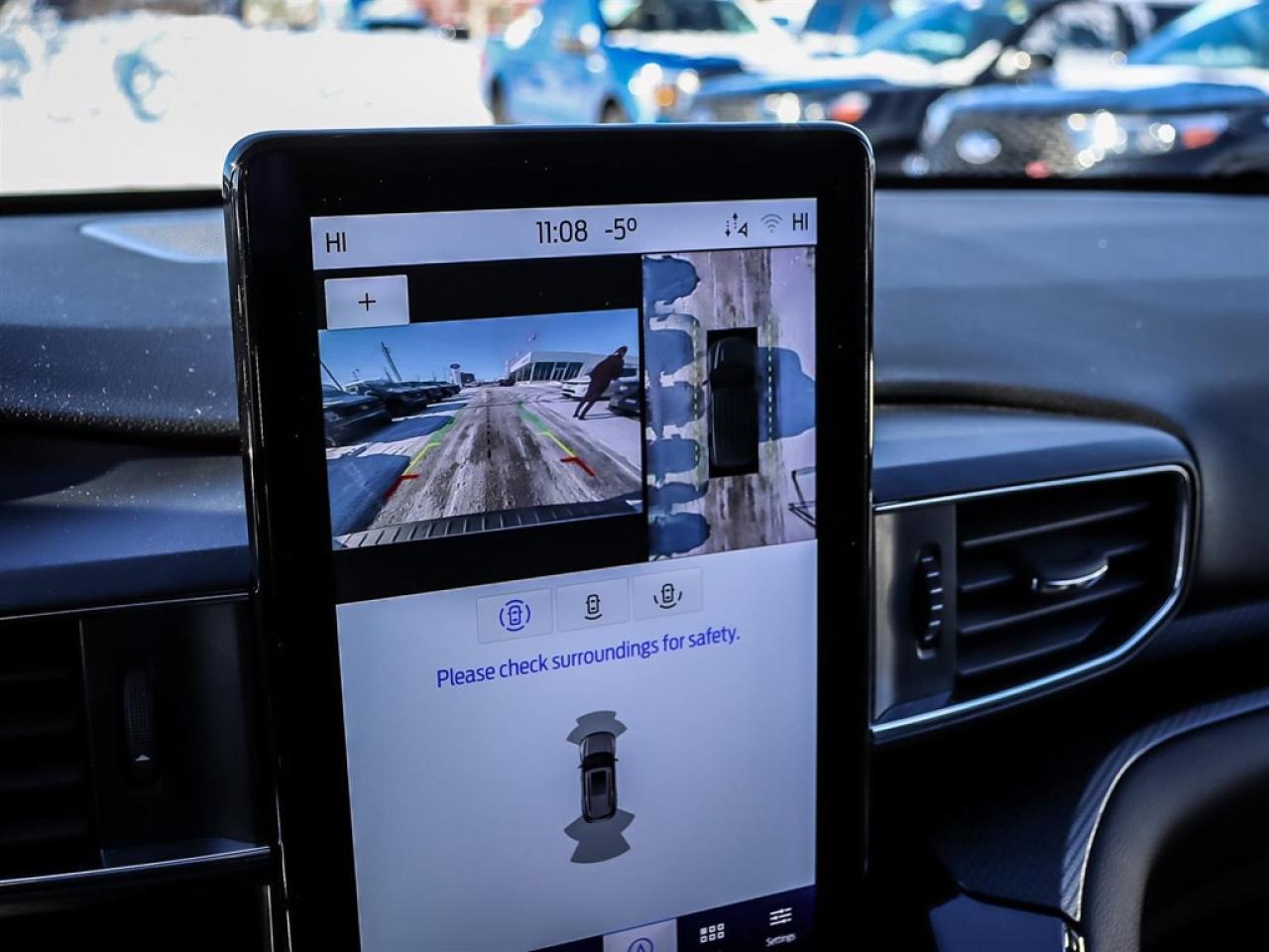 2022 Ford Explorer ST 4WD Photo