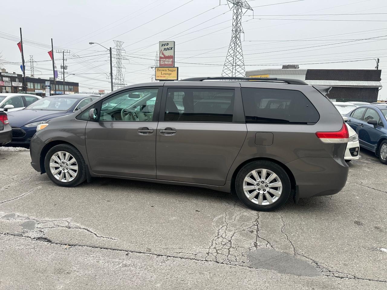 Used 2011 Toyota Sienna 5dr V6 XLE 7-Pass FWD for sale in Etobicoke, ON