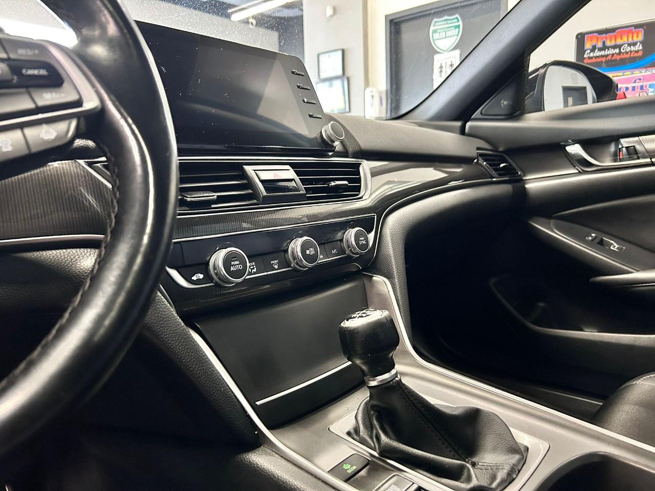 2020 Honda Accord ULX Photo