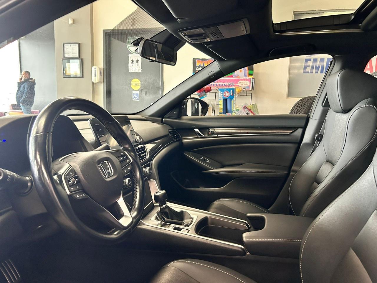 2020 Honda Accord ULX Photo