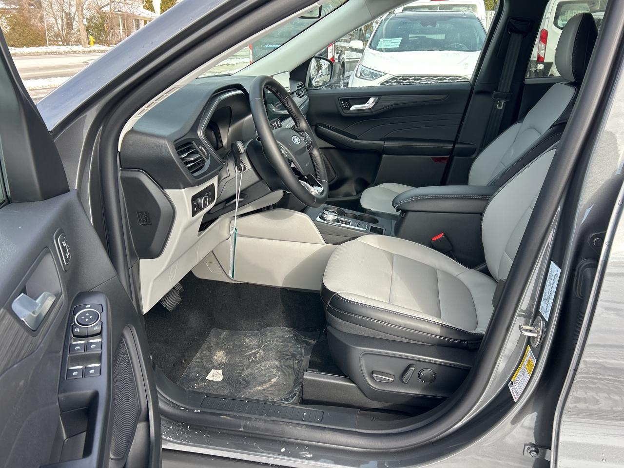 2026 Ford Escape Platinum AWD Photo