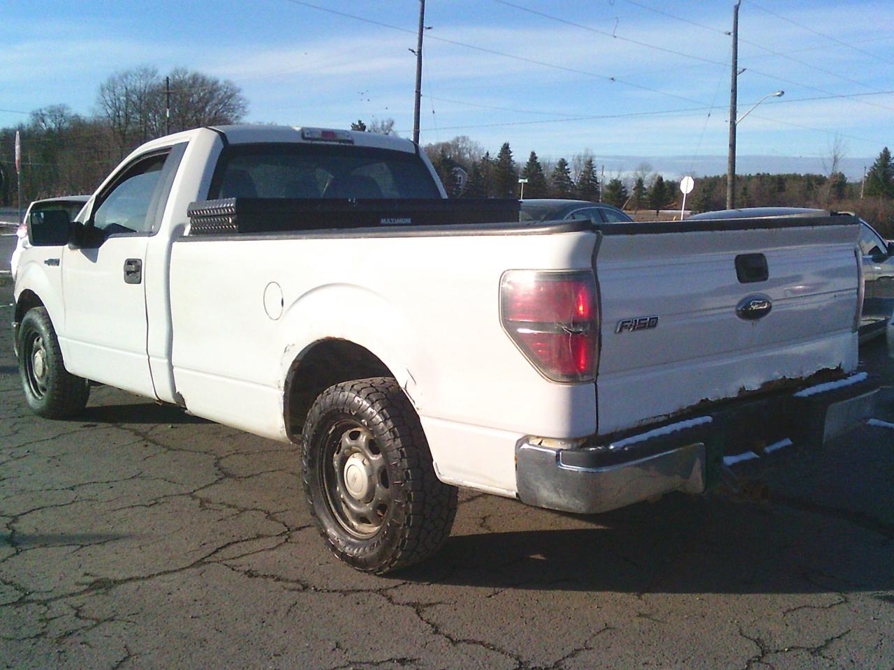 2011 Ford F-150 2WD Reg Cab 145  XL - Photo #6