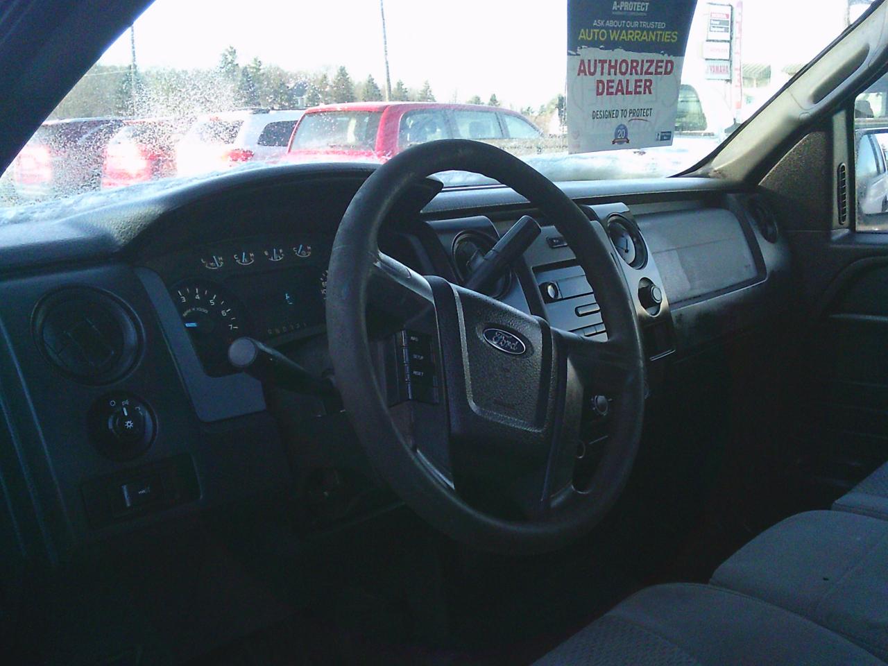 2011 Ford F-150 2WD Reg Cab 145  XL - Photo #11