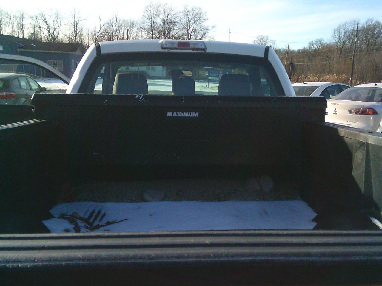 2011 Ford F-150 2WD Reg Cab 145  XL - Photo #20