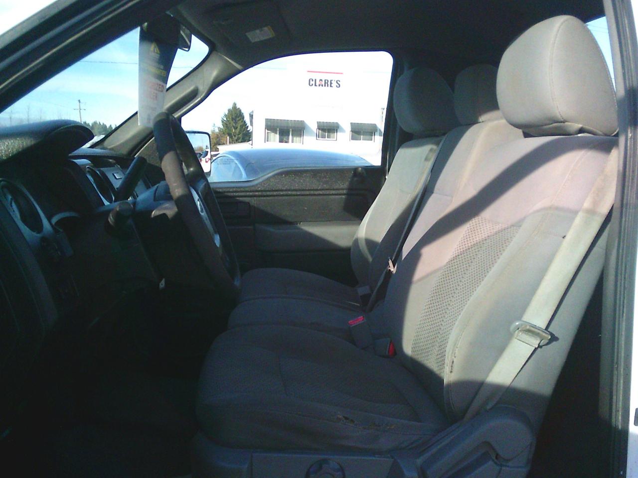 2011 Ford F-150 2WD Reg Cab 145  XL - Photo #18