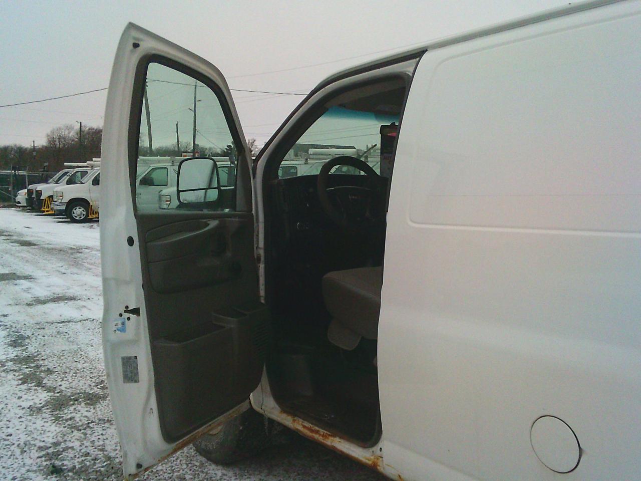 2013 GMC Savana 2500 RWD 2500 135 - Photo #9