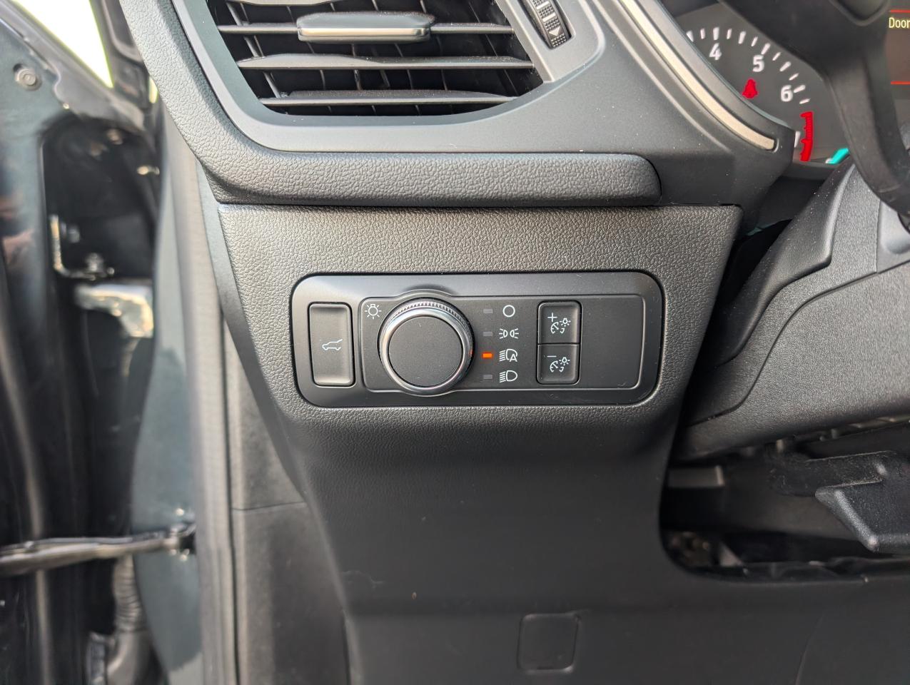 2022 Ford Escape SE Photo