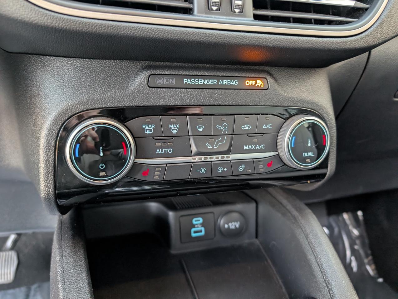 2022 Ford Escape SE Photo