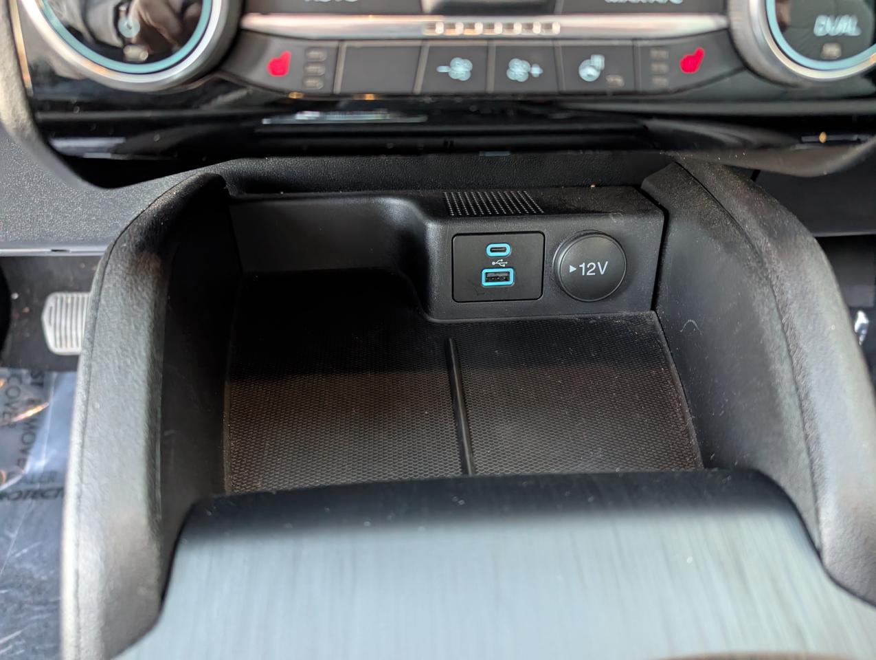 2022 Ford Escape SE Photo