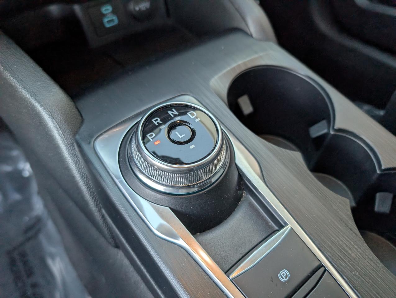 2022 Ford Escape SE Photo