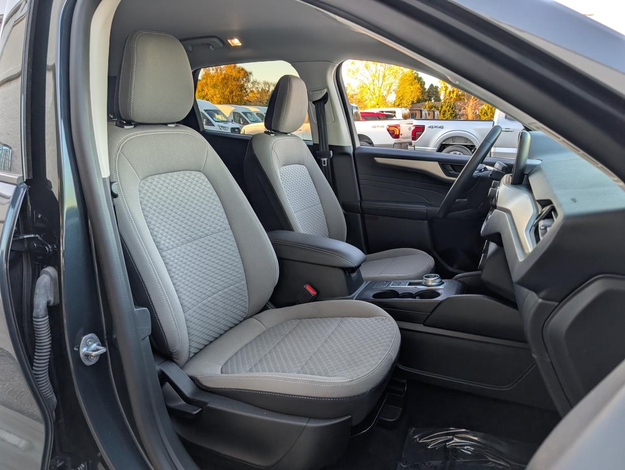 2022 Ford Escape SE Photo