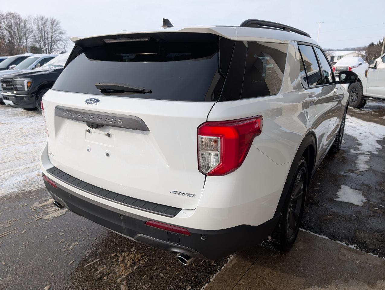 2021 Ford Explorer XLT Photo4