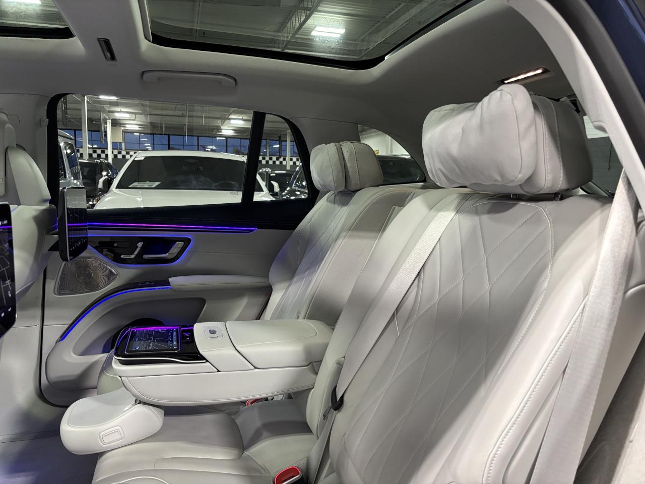 2023 Mercedes-Benz E-Class EQS580|4MATIC|SUV|LOADED|REARDVD|MASSAGE|CREAMSEAT - Photo #10