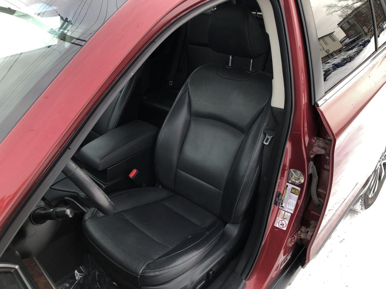 2017 Subaru Outback 2.5i Limited TECH. PKG, EYESIGHT, LEATHER, ROOF, H Photo