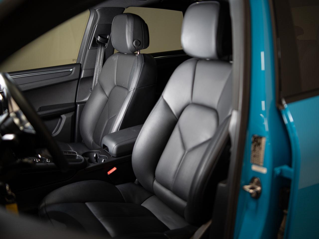 2019 Porsche Macan PREMIUM PLUS PKG | BOSE | PANO | 21 IN RS WHEELS Photo