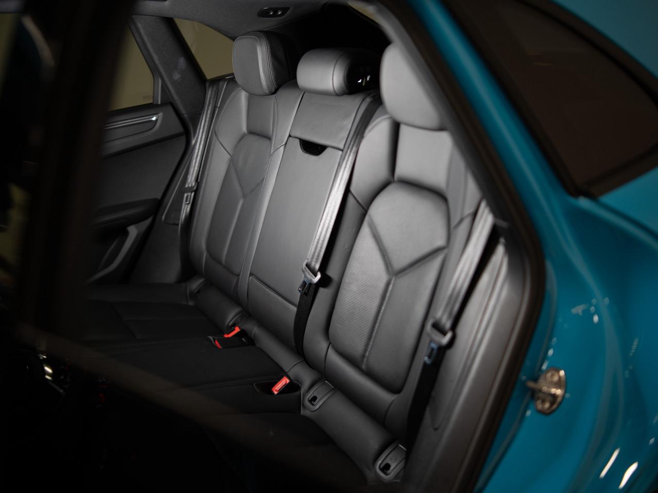 2019 Porsche Macan PREMIUM PLUS PKG | BOSE | PANO | 21 IN RS WHEELS Photo