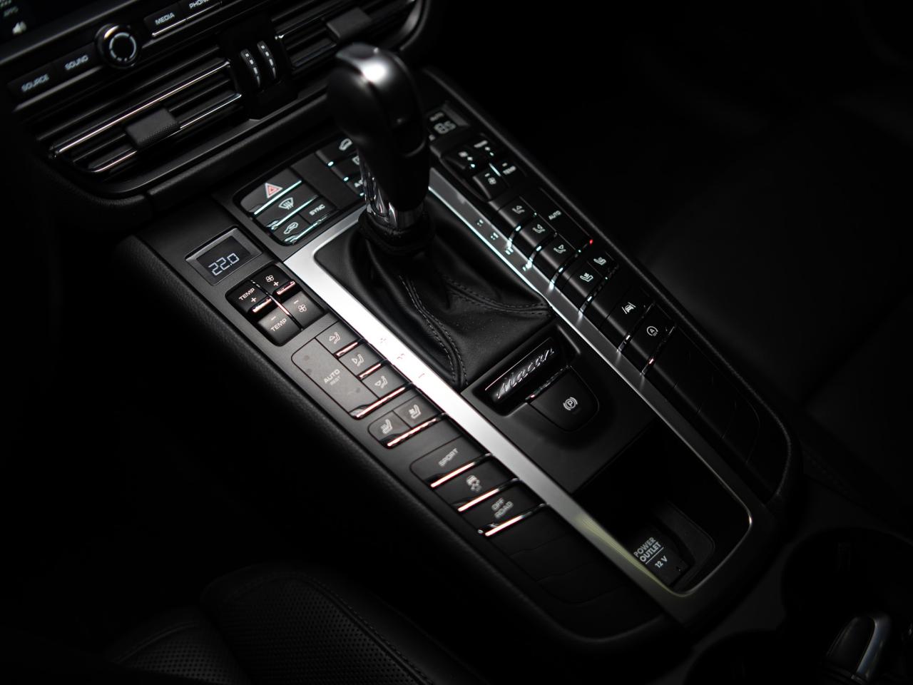 2019 Porsche Macan PREMIUM PLUS PKG | BOSE | PANO | 21 IN RS WHEELS Photo