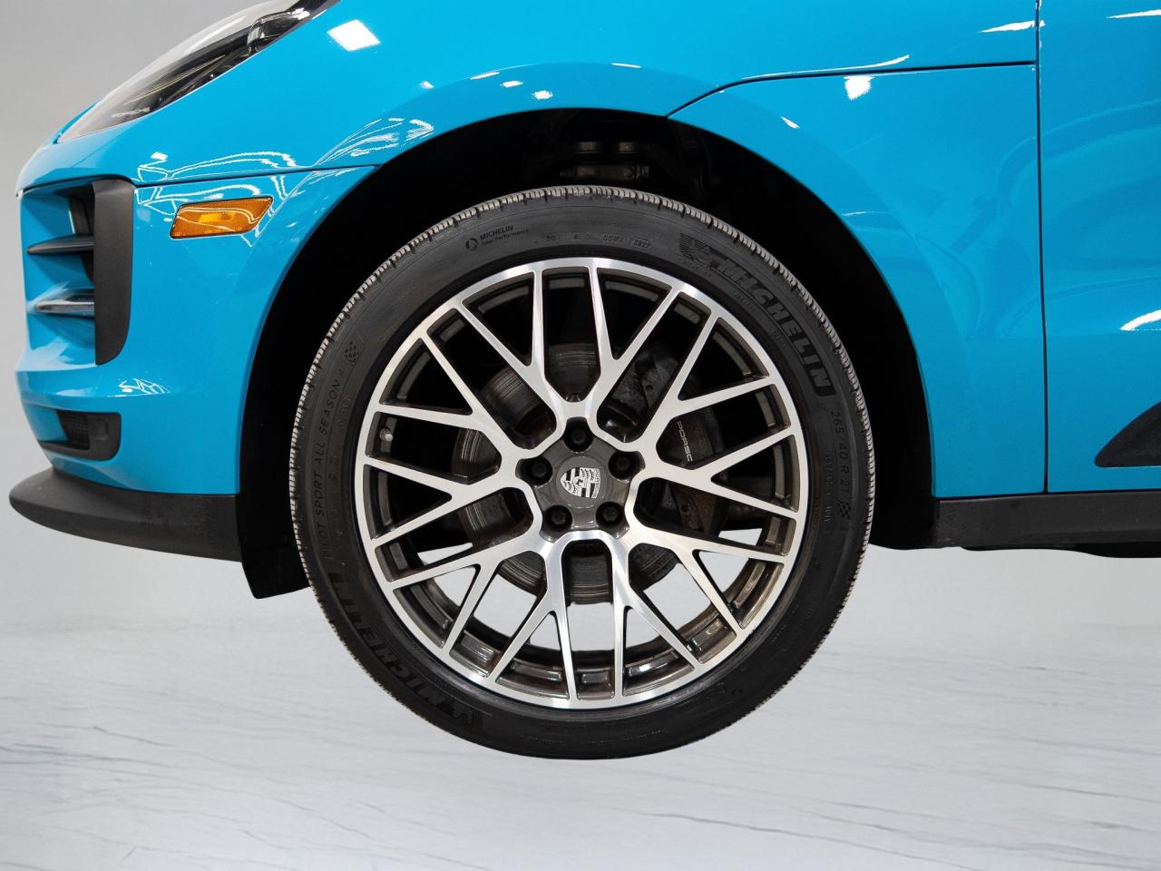 2019 Porsche Macan PREMIUM PLUS PKG | BOSE | PANO | 21 IN RS WHEELS Photo